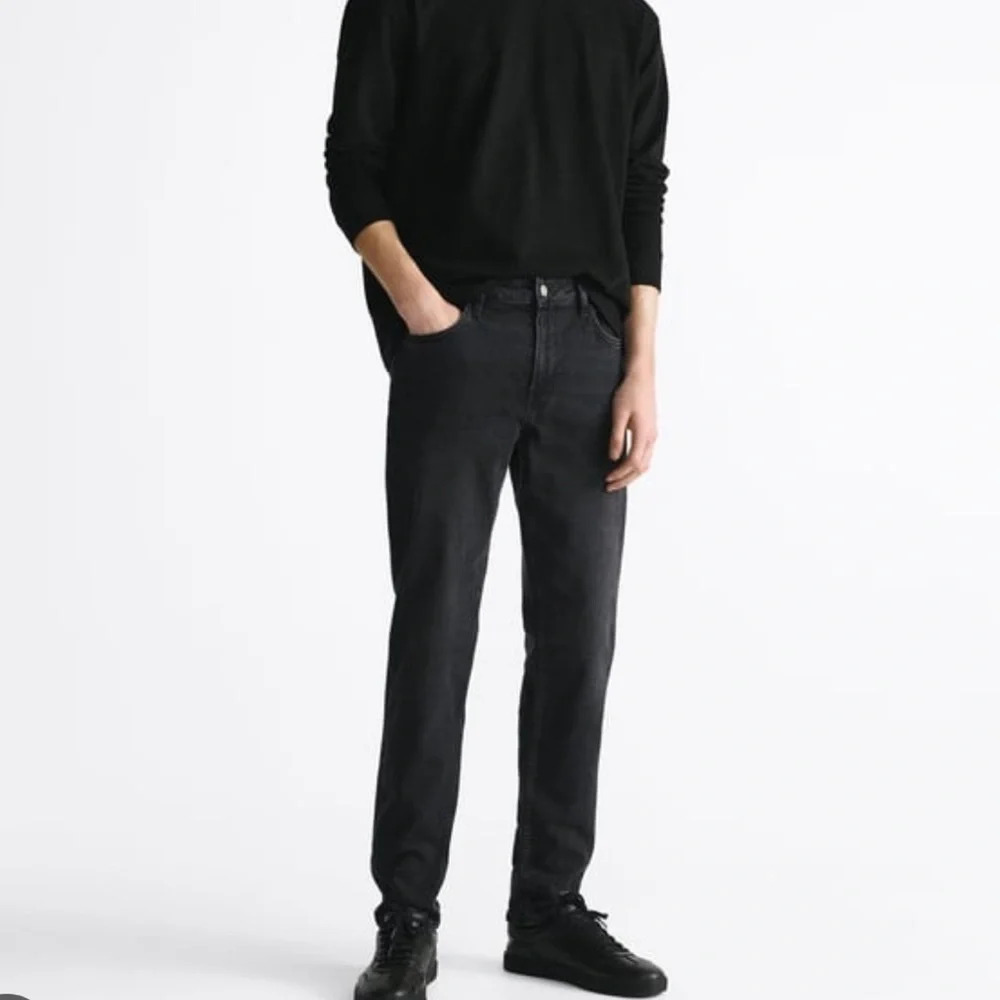 Zara man classic black  skinny jeans Sz M